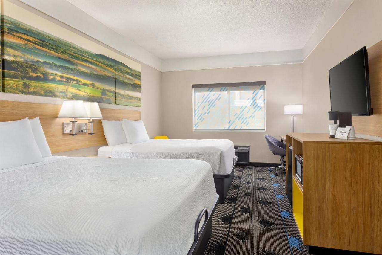 Days Inn By Wyndham Kansas City International Airport Exteriér fotografie